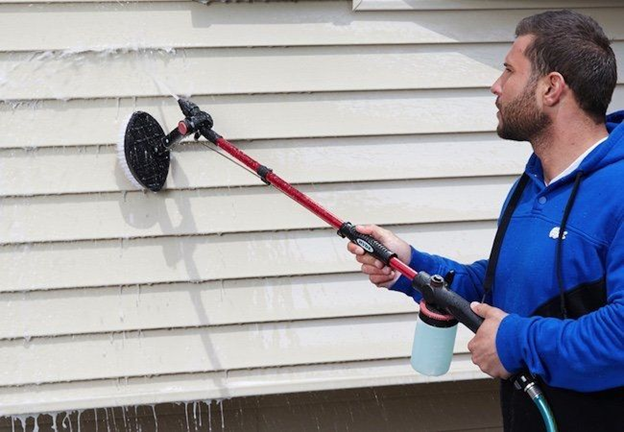 Should homeowners clean the siding on their home or hire a professional?  